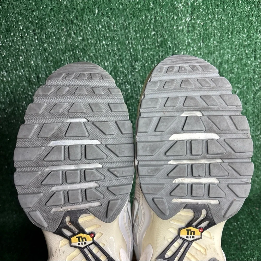 Nike Air Max Plus Casual Running Shoe Triple White  604133-139 Men’s Size‎ 11.5